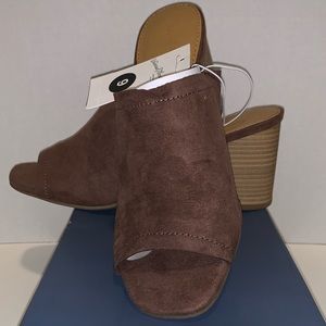 Brown Mules
